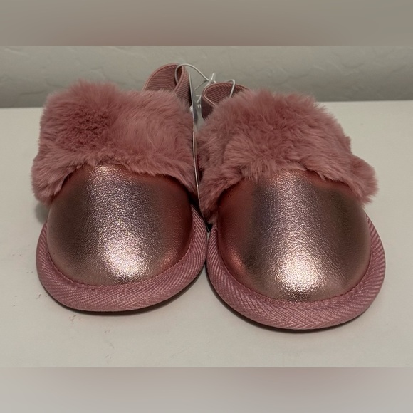 Cat & Jack girls Cozy Pink Kids Slippers - Picture 2 of 4